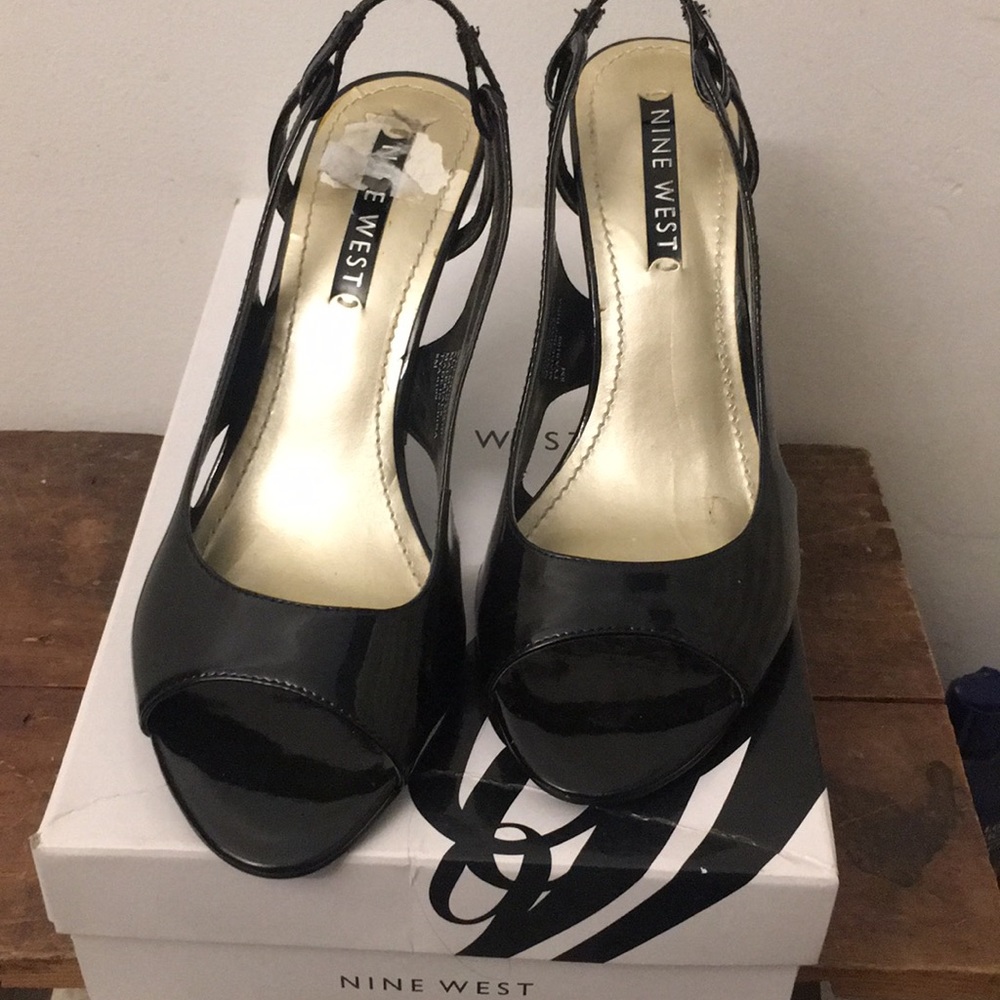 Peep toe heel